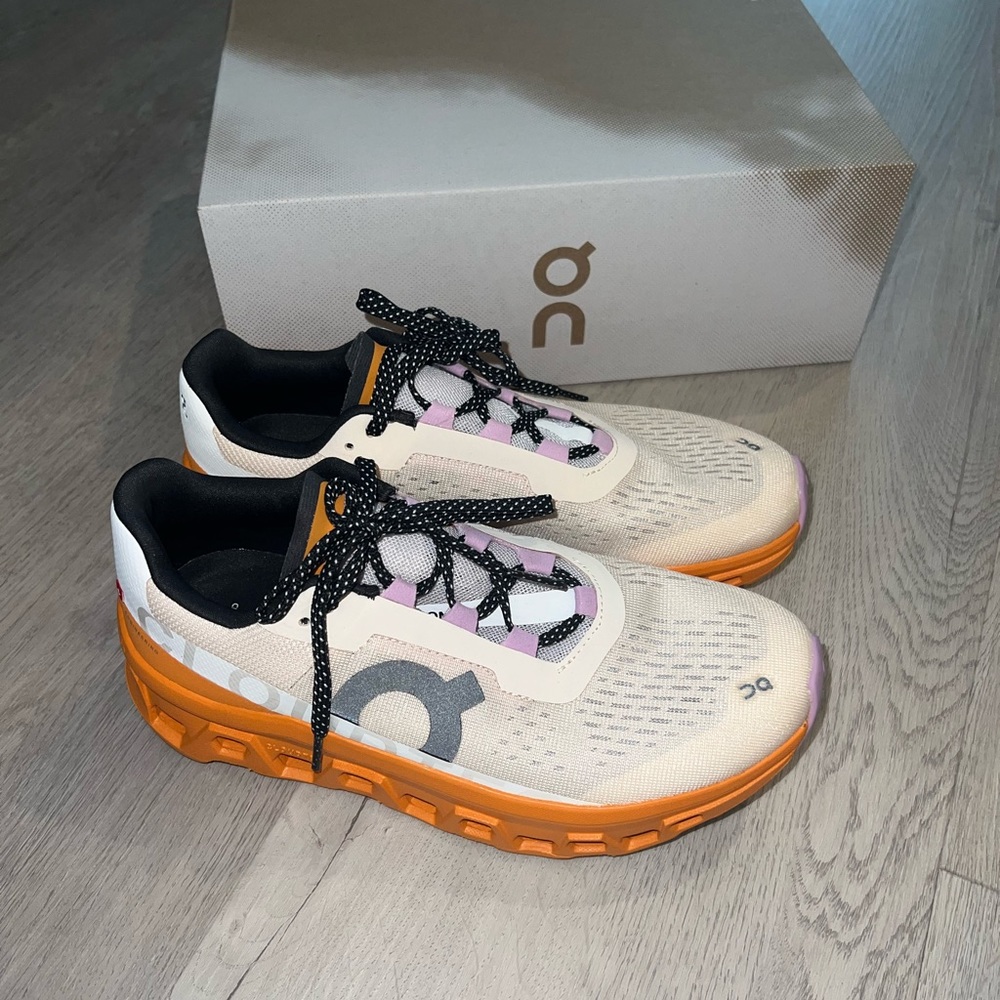 Women’s On Running CloudMonster like new